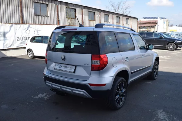 Škoda Yeti 2.0TDI 110kw 4x4 AMBITIO TAŽNÉ - foto 8