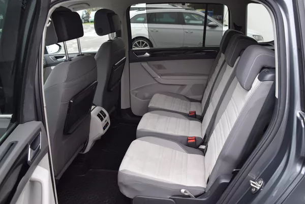 Volkswagen Touran 1.4TSI 110kw HIGHLINE 7M TAŽNÉ - foto 18