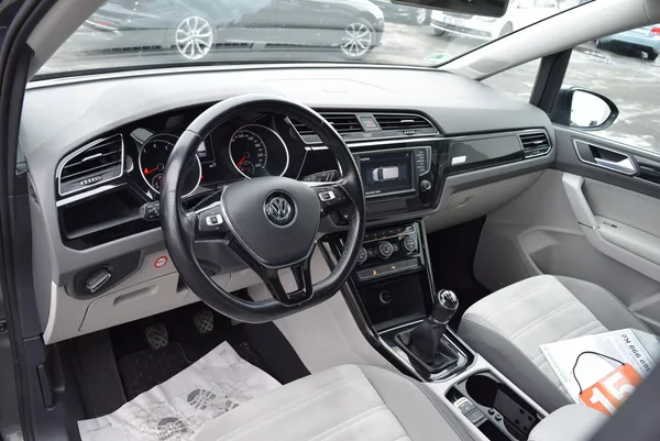 Volkswagen Touran 1.4TSI 110kw HIGHLINE 7M TAŽNÉ - foto 27