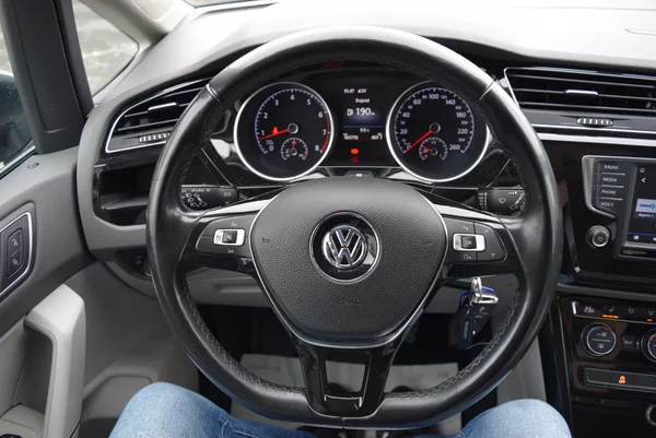 Volkswagen Touran 1.4TSI 110kw HIGHLINE 7M TAŽNÉ - foto 33