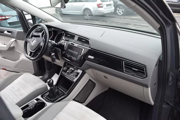 Volkswagen Touran 1.4TSI 110kw HIGHLINE 7M TAŽNÉ - foto 40