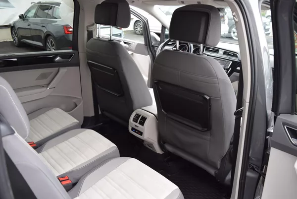 Volkswagen Touran 1.4TSI 110kw HIGHLINE 7M TAŽNÉ - foto 46
