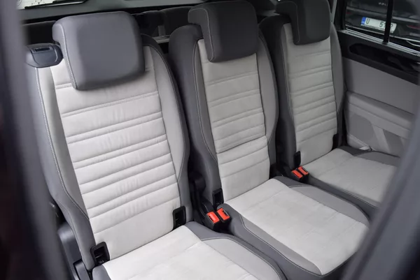 Volkswagen Touran 1.4TSI 110kw HIGHLINE 7M TAŽNÉ - foto 48