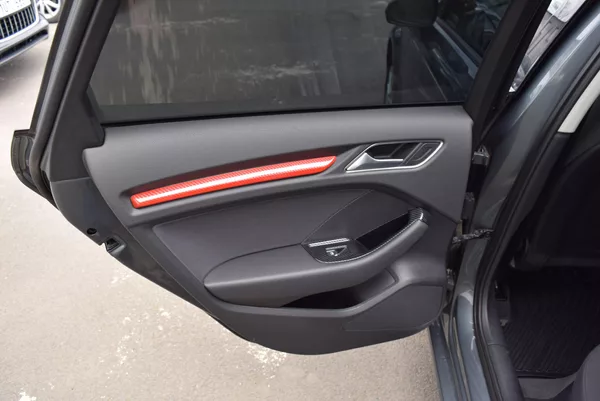 Audi A3 1.2TSI 77kw AMBIENTE NAVI VÝHŘ - foto 14