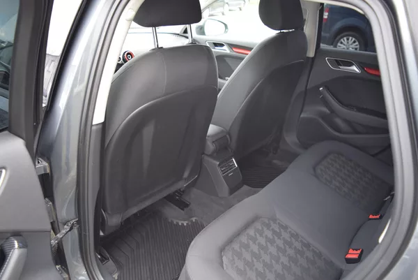 Audi A3 1.2TSI 77kw AMBIENTE NAVI VÝHŘ - foto 17