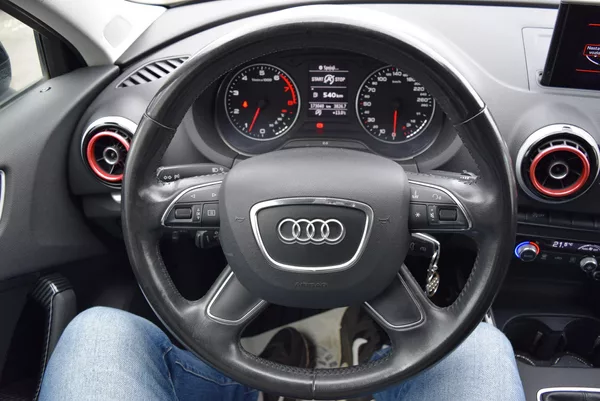 Audi A3 1.2TSI 77kw AMBIENTE NAVI VÝHŘ - foto 27