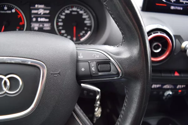 Audi A3 1.2TSI 77kw AMBIENTE NAVI VÝHŘ - foto 28