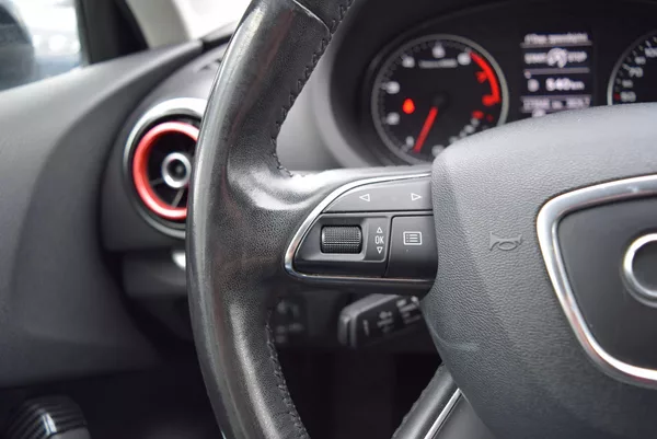 Audi A3 1.2TSI 77kw AMBIENTE NAVI VÝHŘ - foto 29