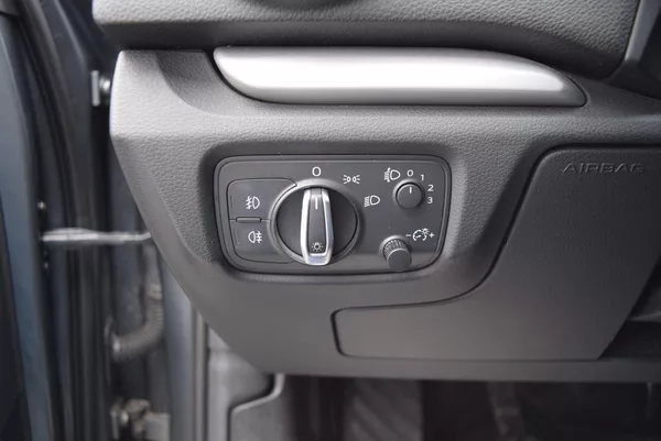 Audi A3 1.2TSI 77kw AMBIENTE NAVI VÝHŘ - foto 31