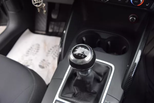 Audi A3 1.2TSI 77kw AMBIENTE NAVI VÝHŘ - foto 34
