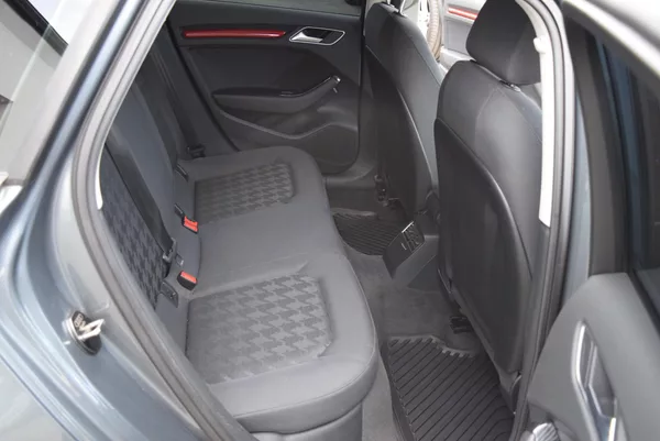 Audi A3 1.2TSI 77kw AMBIENTE NAVI VÝHŘ - foto 38