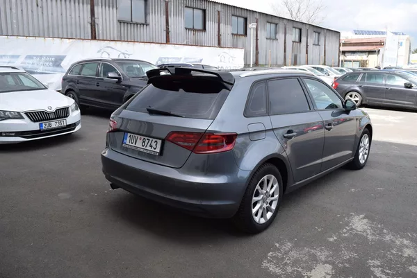 Audi A3 1.2TSI 77kw AMBIENTE NAVI VÝHŘ - foto 8