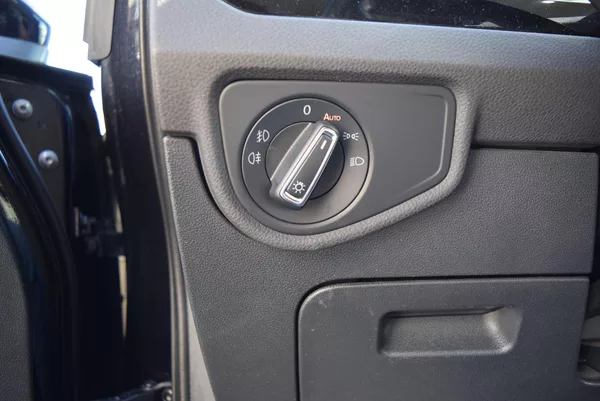 Volkswagen Touran 2.0TDI 110kw DSG 7MÍST HIGHLIN - foto 42