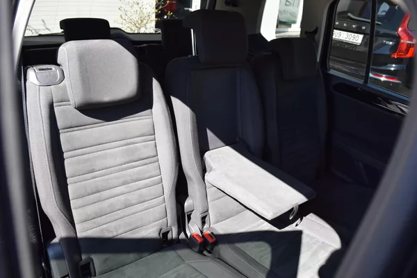 Volkswagen Touran 2.0TDI 110kw DSG 7MÍST HIGHLIN - foto 50