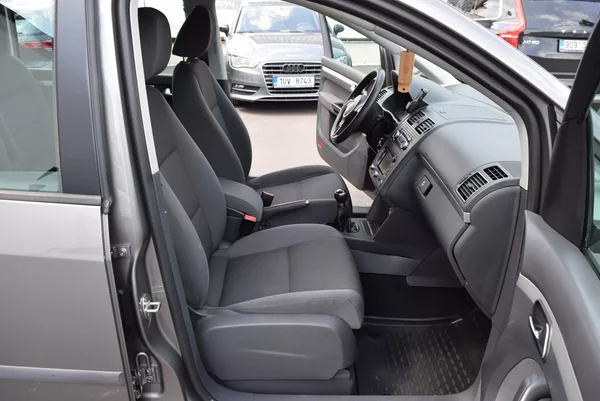 Volkswagen Touran 1.6TDI 77kw TRENDLINE BMT NAV - foto 30