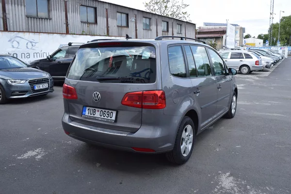 Volkswagen Touran 1.6TDI 77kw TRENDLINE BMT NAV - foto 8