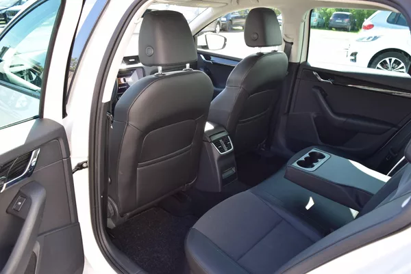 Škoda Octavia 2.0TDI 110kw AMBITION NAVI APP - foto 17