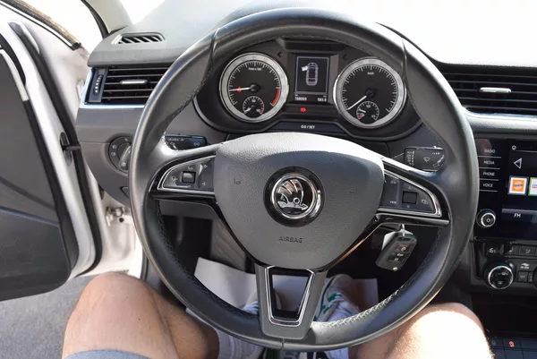 Škoda Octavia 2.0TDI 110kw AMBITION NAVI APP - foto 29