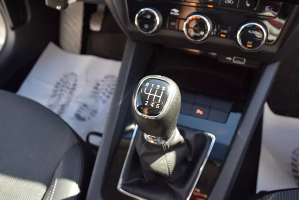 Škoda Octavia 2.0TDI 110kw AMBITION NAVI APP - foto 37