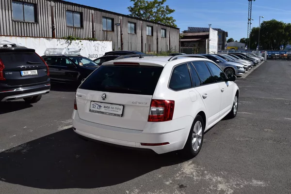 Škoda Octavia 2.0TDI 110kw AMBITION NAVI APP - foto 8