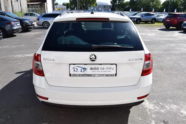 Škoda Octavia 2.0TDI 110kw AMBITION NAVI APP - foto 9