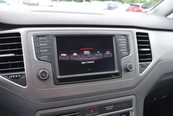 Volkswagen Golf Sportsvan 1.4TSI 92kw CLBMT TAŽNÉ NAVI - foto 27