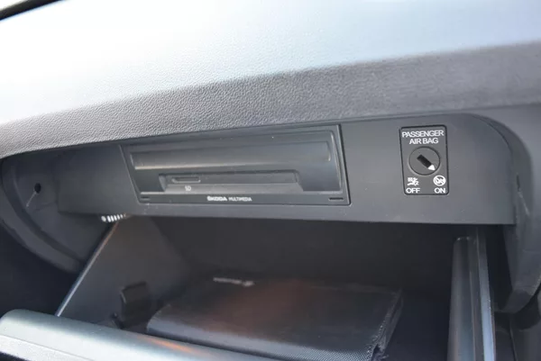 Škoda Octavia 1.5TSI 110kw AMBITION KAM TAŽ - foto 37