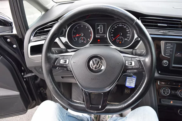 Volkswagen Touran 1.4TSI 110kw CLBMT 7MÍST TAŽNÉ - foto 26
