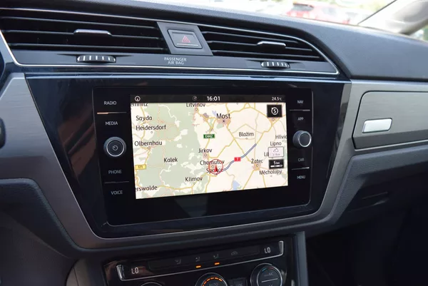 Volkswagen Touran 1.5TSI 110kw CLBMT 7MÍST TAŽNÉ - foto 26