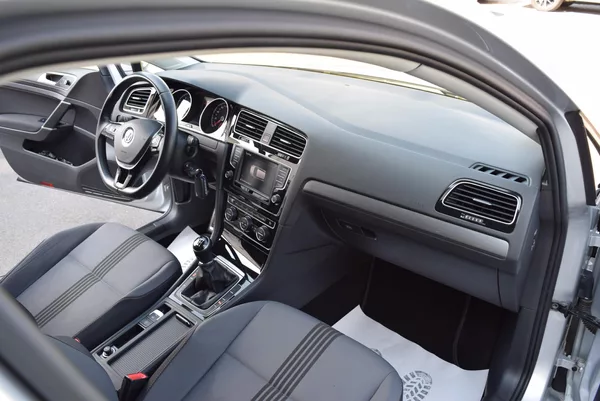 Volkswagen Golf 1.4TSI 92kw CLBMT WEBAS TAŽNÉ - foto 33