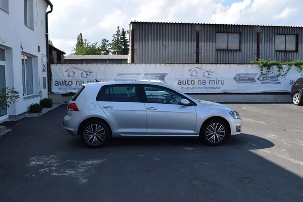 Volkswagen Golf 1.4TSI 92kw CLBMT WEBAS TAŽNÉ - foto 6