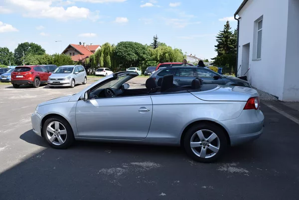 Volkswagen EOS 1.6FSI 85kw TAŽNÉ NOVÉ ROZVODY - foto 13