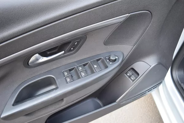 Volkswagen EOS 1.6FSI 85kw TAŽNÉ NOVÉ ROZVODY - foto 15