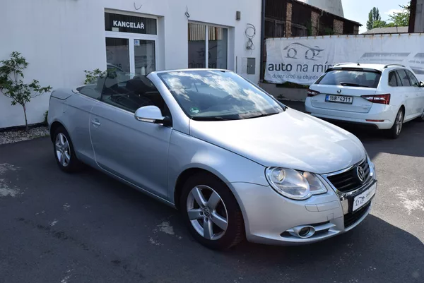 Volkswagen EOS 1.6FSI 85kw TAŽNÉ NOVÉ ROZVODY - foto 25