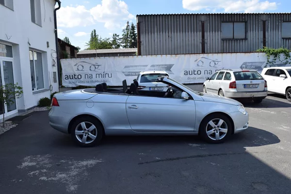 Volkswagen EOS 1.6FSI 85kw TAŽNÉ NOVÉ ROZVODY - foto 6