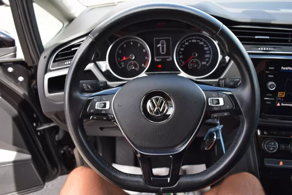Volkswagen Touran 1.4TSI 110kw TAŽNÉ 7MÍST WEBAS - foto 26