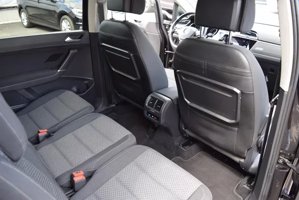 Volkswagen Touran 1.4TSI 110kw TAŽNÉ 7MÍST WEBAS - foto 40