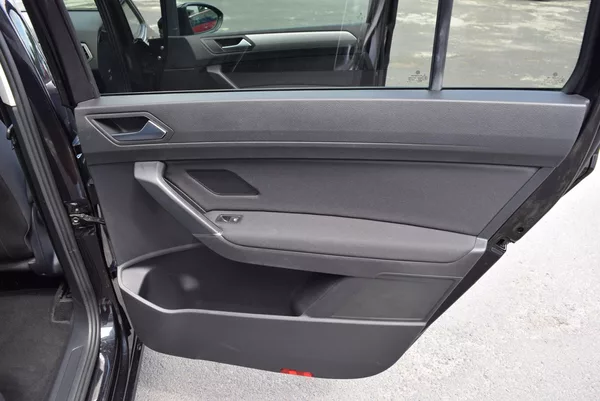 Volkswagen Touran 1.4TSI 110kw TAŽNÉ 7MÍST WEBAS - foto 41