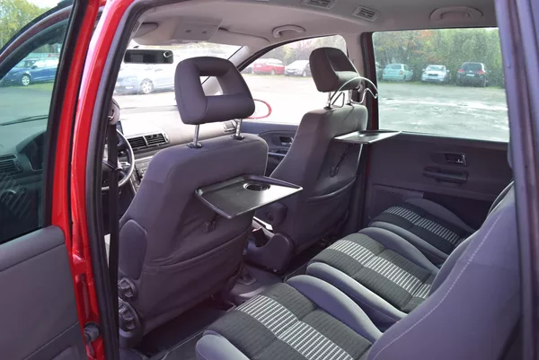 Volkswagen Sharan 1.9TDI 85kw 4x4 6MÍST TAŽNÉ - foto 17