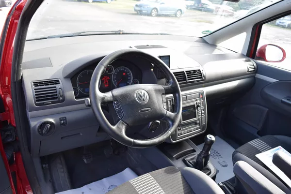 Volkswagen Sharan 1.9TDI 85kw 4x4 6MÍST TAŽNÉ - foto 22