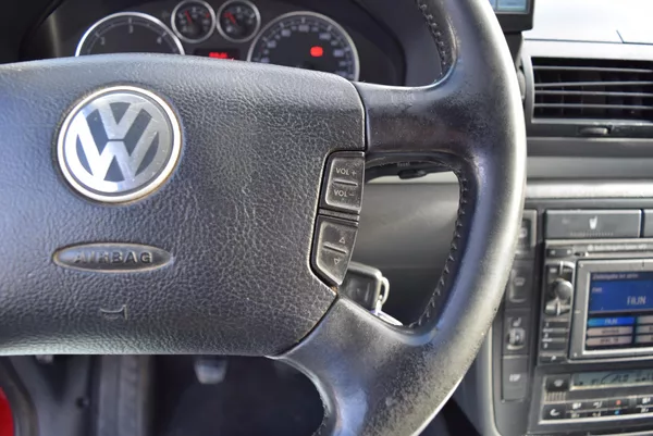 Volkswagen Sharan 1.9TDI 85kw 4x4 6MÍST TAŽNÉ - foto 26