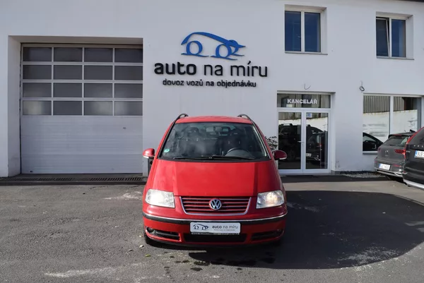 Volkswagen Sharan 1.9TDI 85kw 4x4 6MÍST TAŽNÉ - foto 3