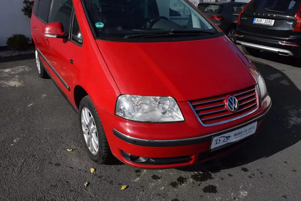 Volkswagen Sharan 1.9TDI 85kw 4x4 6MÍST TAŽNÉ - foto 4