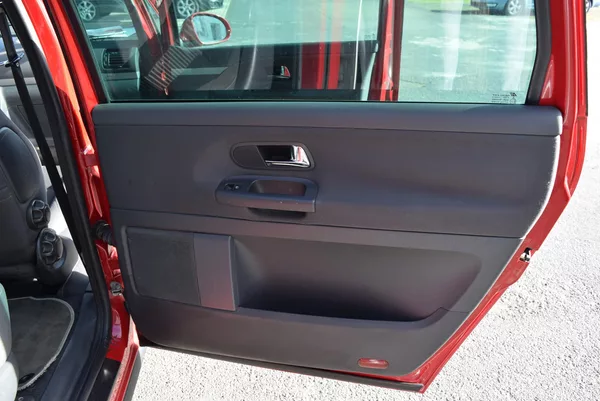 Volkswagen Sharan 1.9TDI 85kw 4x4 6MÍST TAŽNÉ - foto 40