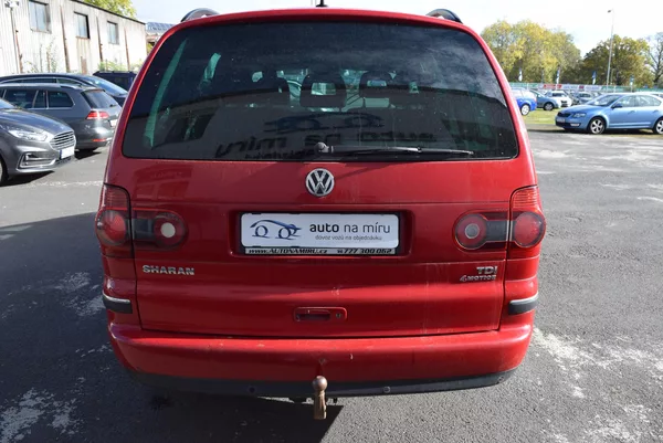 Volkswagen Sharan 1.9TDI 85kw 4x4 6MÍST TAŽNÉ - foto 8