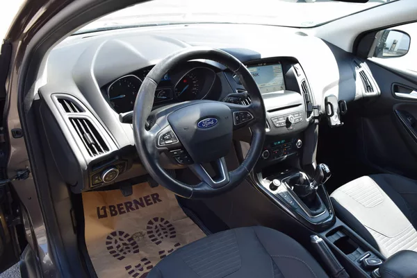 Ford Focus 2.0TDCI 110kw TITANIUM - foto 22