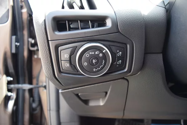 Ford Focus 2.0TDCI 110kw TITANIUM - foto 32