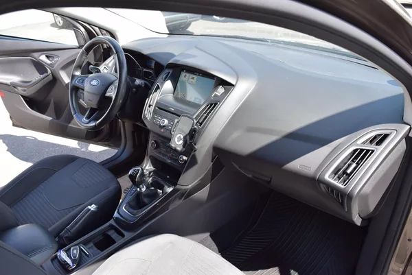 Ford Focus 2.0TDCI 110kw TITANIUM - foto 34