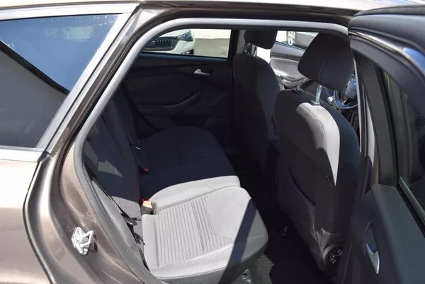 Ford Focus 2.0TDCI 110kw TITANIUM - foto 38