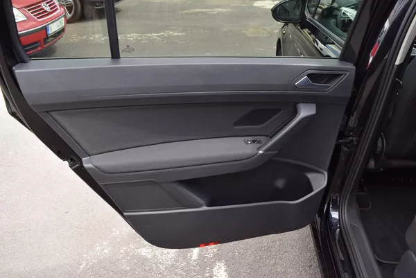 Volkswagen Touran 1.4TSI 110kw 7MÍST CLBMT NAVI - foto 13